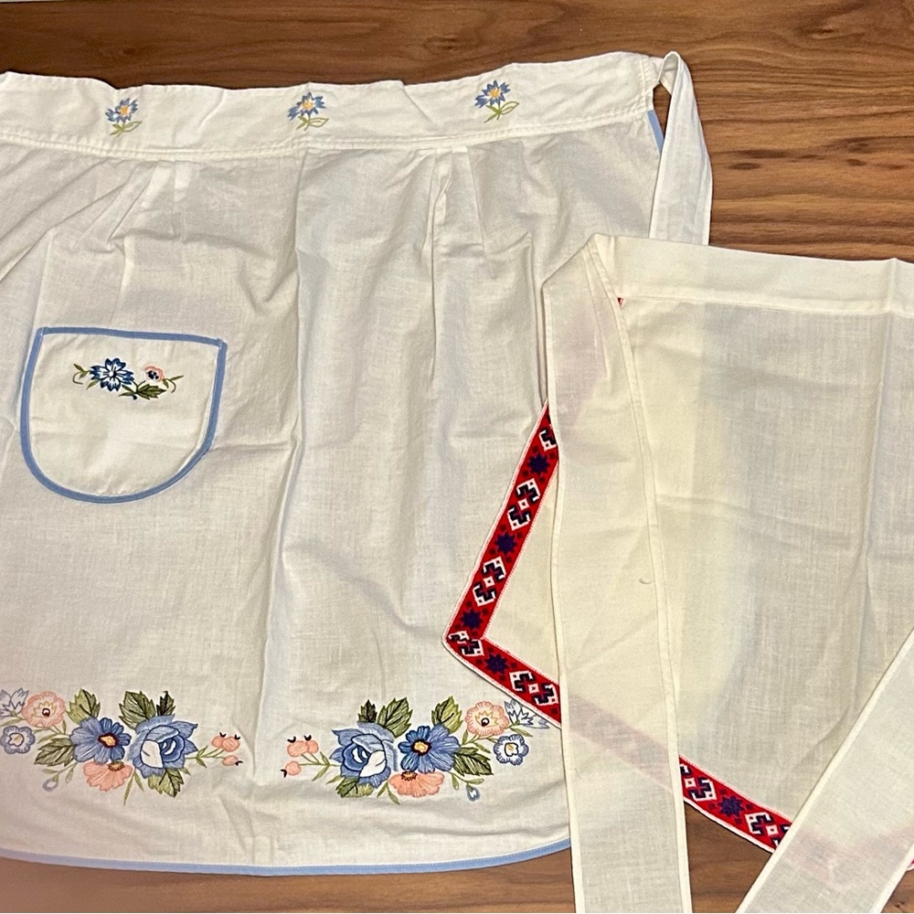 Vintage Apron Set of 2 Floral Embroidered &
Folk Trim Cotton Kitchen Aprons